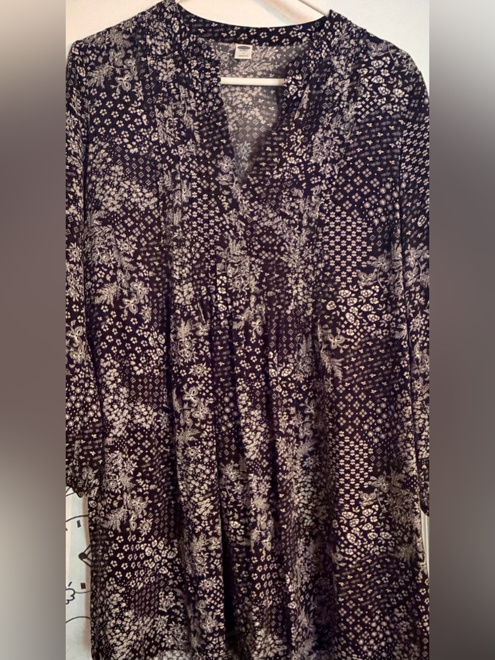 Women's Black Floral Print V-Neck Top